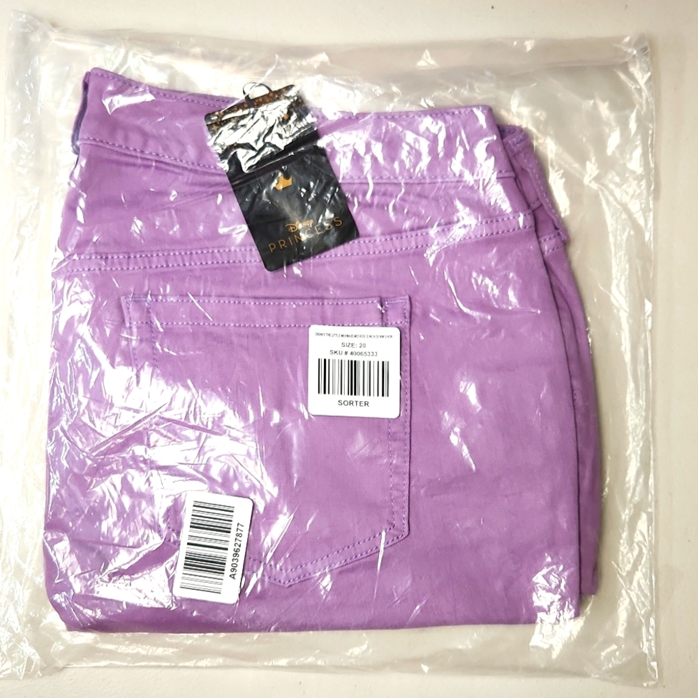 ❤️NWT TORRID DENIM SHORTS - DISNEY LITTLE MERMAID, SEBASTIAN, FLOUNDER - Picture 4 of 11